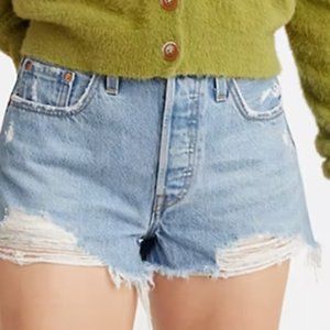 size 25 levi’s 501 jean shorts. ojai slide - light wash.